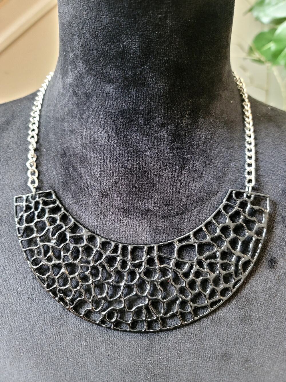 Black Silver Tone Openwork Crescent Bib Statement Necklace Modern Chunky Jewelry